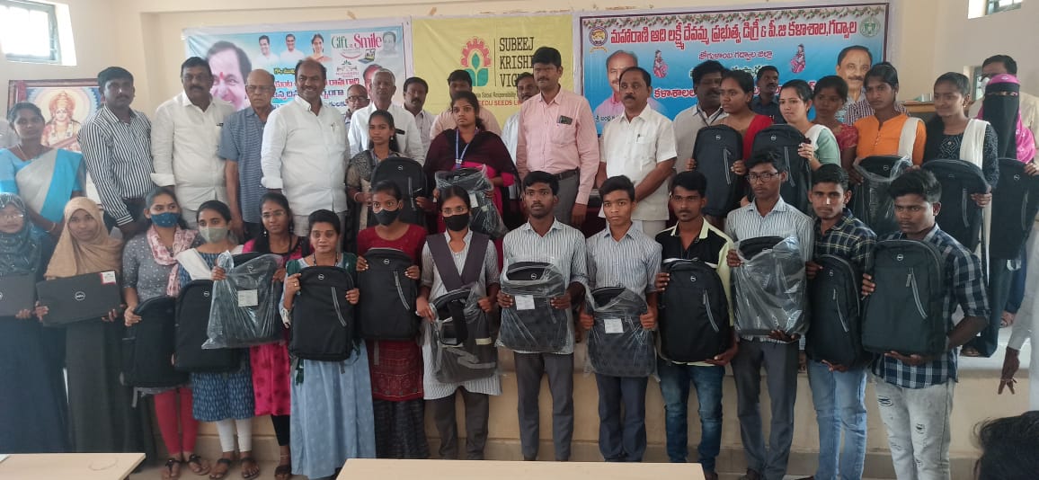 A free laptop distribution of toppers 