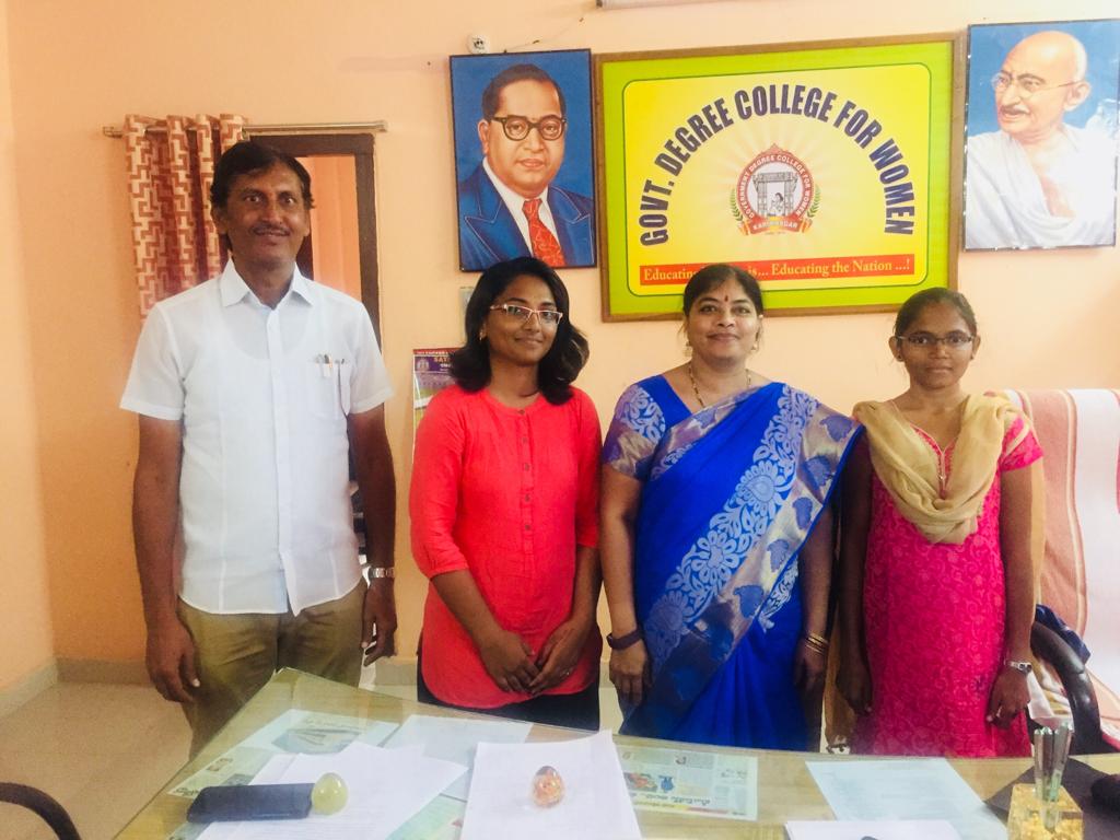 Inter collegiate chess 1place harini in between principal Dr T Srilaxmi n me 4th place maheshwari GDC Womens karimnagar tournament held at su on today  both are selected to su chess on 16/11/19